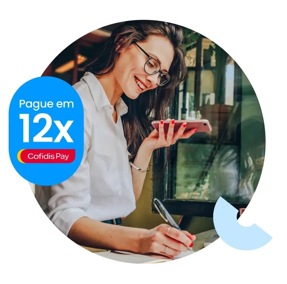 ok-auto-vantagens-pagamento-em-12-vezes-senhora-feliz-telemovel