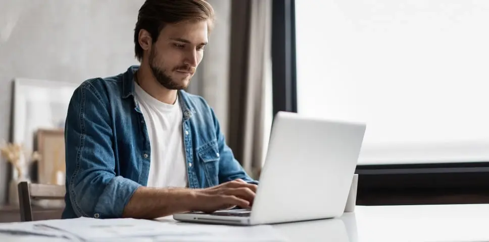 ok acidentes pessoais participar sinistro homem computador